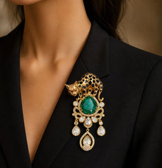 Emerald Vintage Cat Saree Pin Brooch